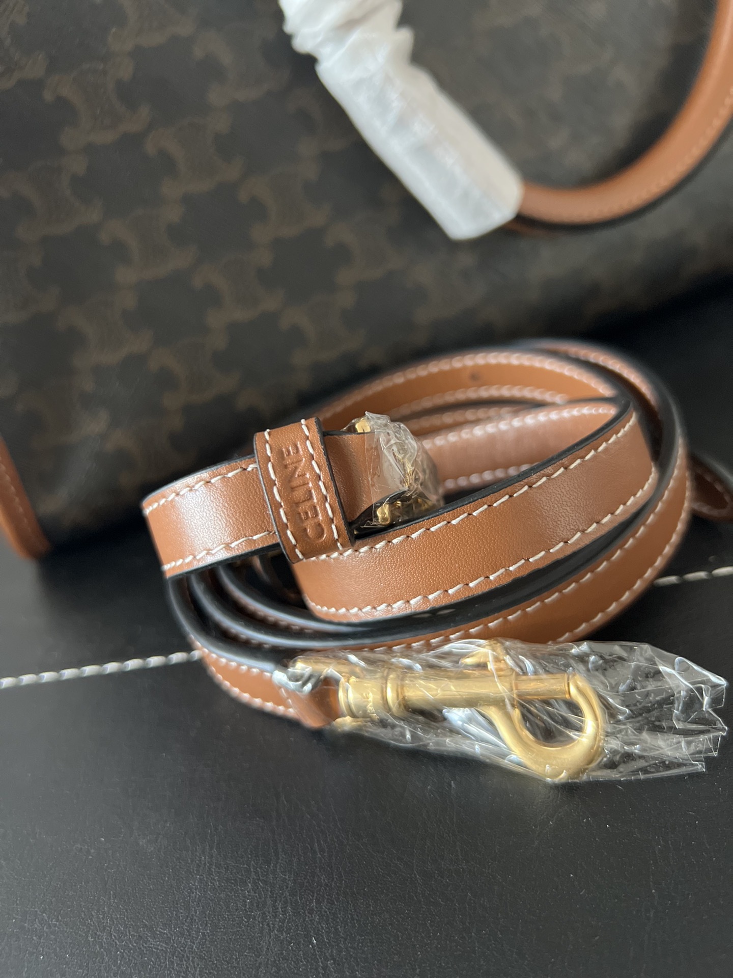 セリーヌ「Celine」TRIOMPHE モノグラム レザー トートバッグ