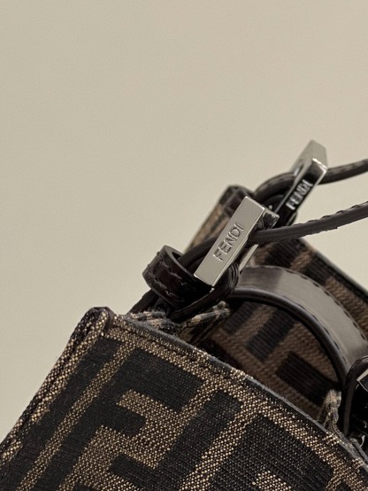 フェンディ「Fendi」ミニモノグラム トートバッグ