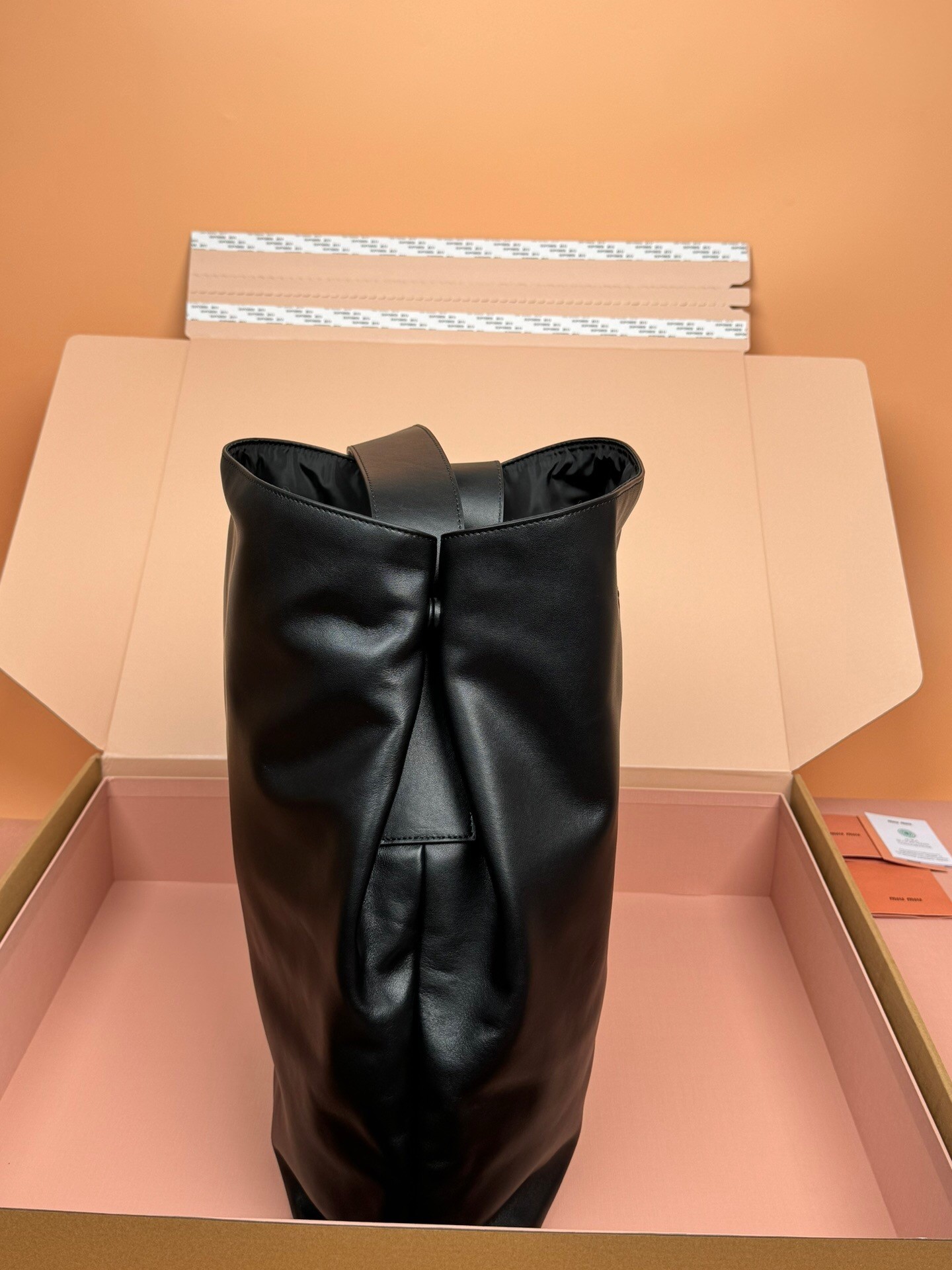 ミュウミュウ「Miu Miu」レトロ ホボ バッグ アンダーアーム ショルダーバッグ