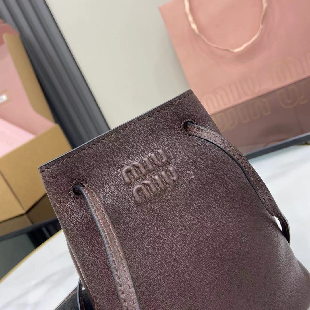 ミュウミュウ「Miu Miu」ミニ バケットバッグ ラムスキン マルチウェイ