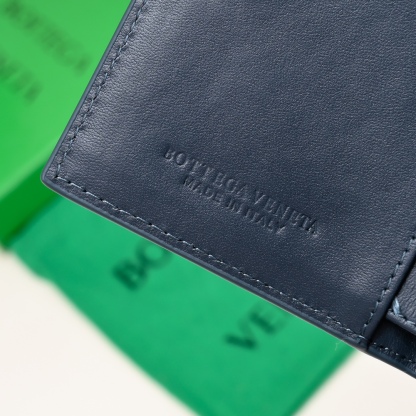 ボッテガ・ヴェネタ「Bottega Veneta」イントレチャート レザー コンコンパクトウォレット