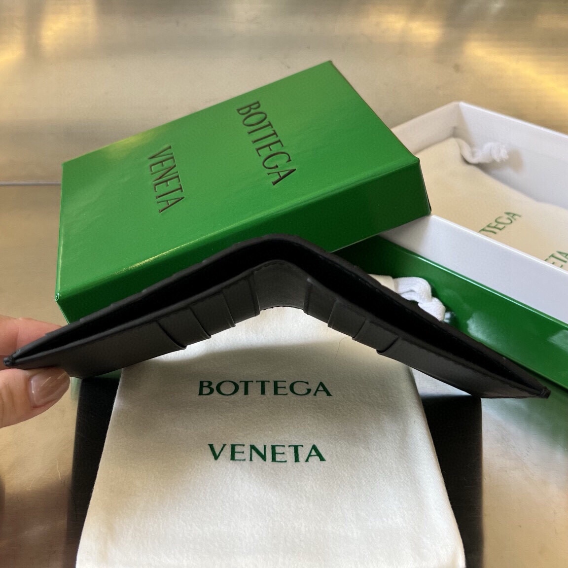 ボッテガ・ヴェネタ「Bottega Veneta」イントレチャート スリムウォレット