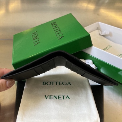 ボッテガ・ヴェネタ「Bottega Veneta」イントレチャート スリムウォレット