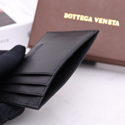 ボッテガ・ヴェネタ「Bottega Veneta」イントレチャート スリムカードホルダー