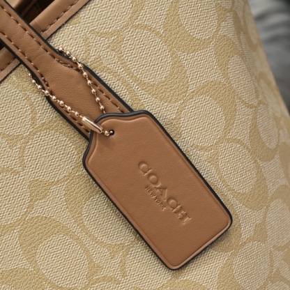 コーチ「Coach」ラージトートバッグ