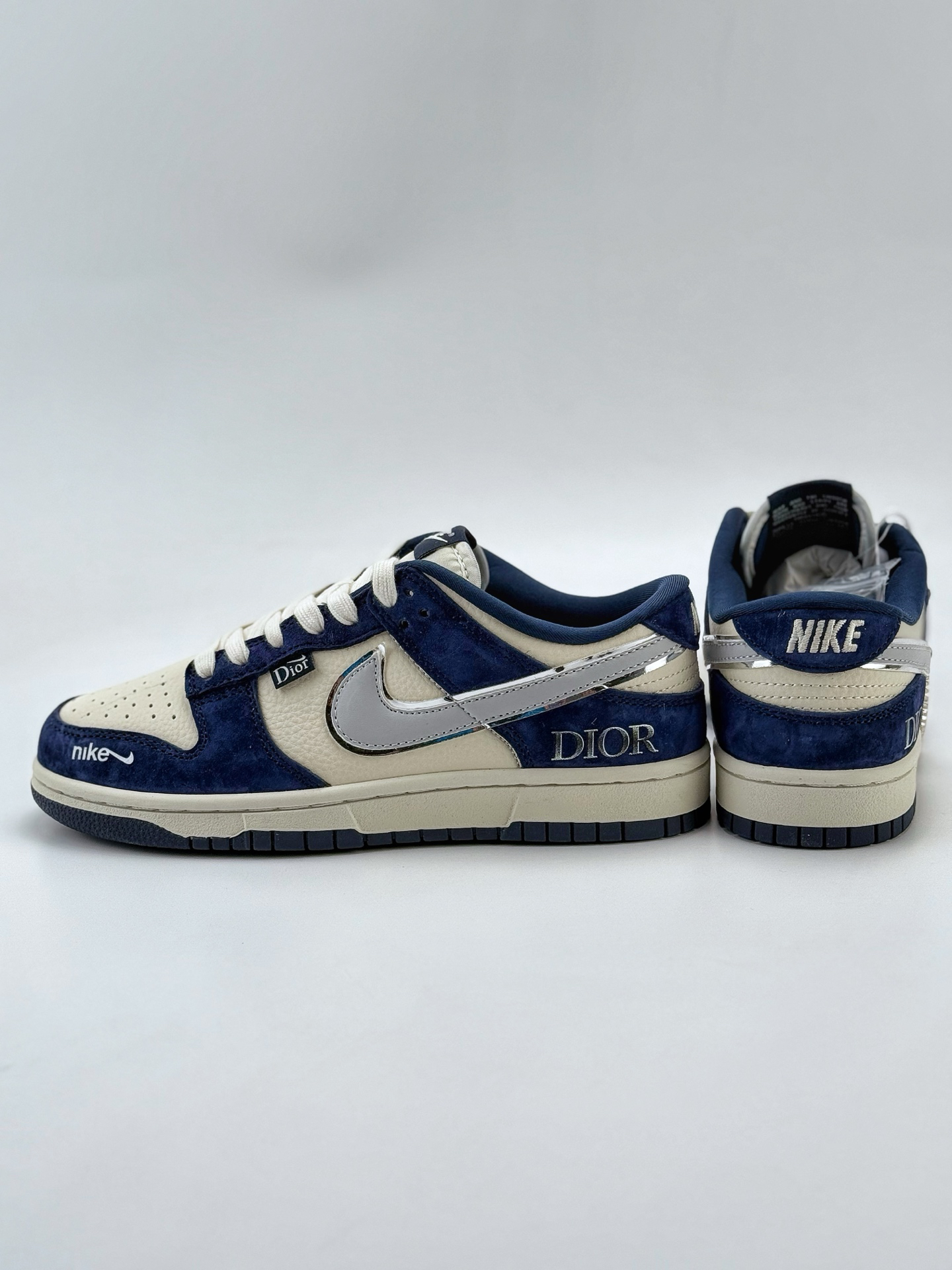 「コラボモデル」Dior x NikeSB ダンク ロウ ホワイト/ブルー/グレー 3M