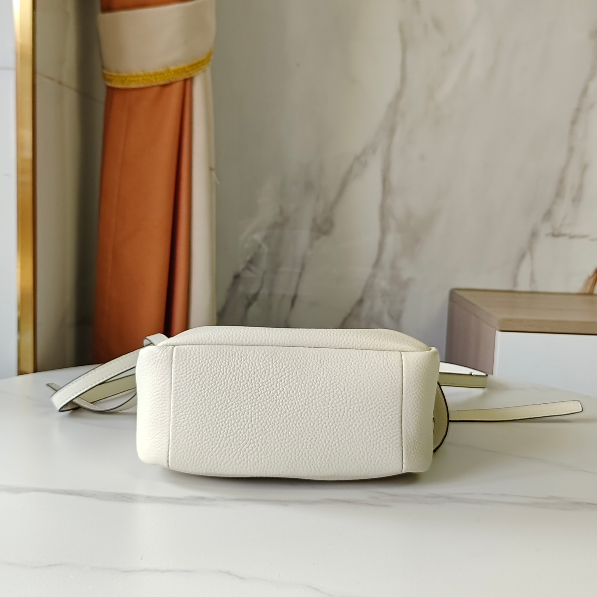 トリー バーチ「Tory Burch」 Monogram ミニバレルバッグ