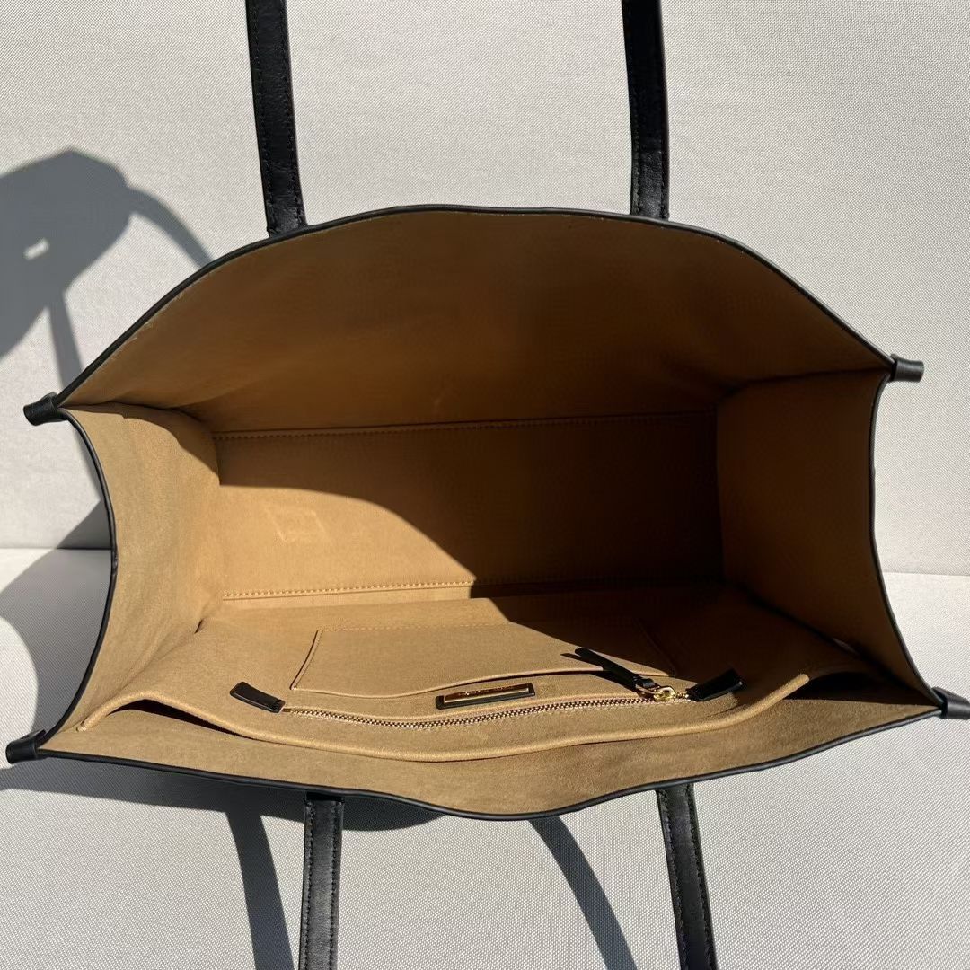 トリー バーチ「Tory Burch」 T Monogram 压花托特バッグ