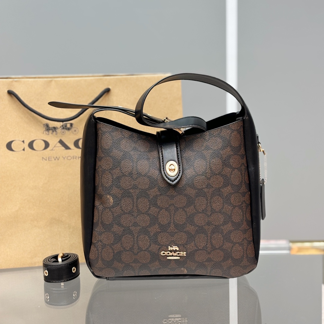 コーチ「Coach」シグネチャー ジャカード アンダーアームバッグ