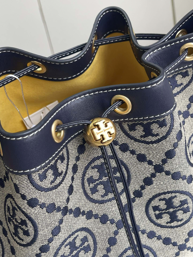 トリー バーチ「Tory Burch」 T Monogram バケットバッグ