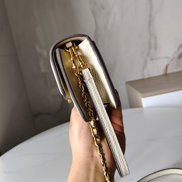 トリー バーチ「Tory Burch」  Britten ショルダーバッグ