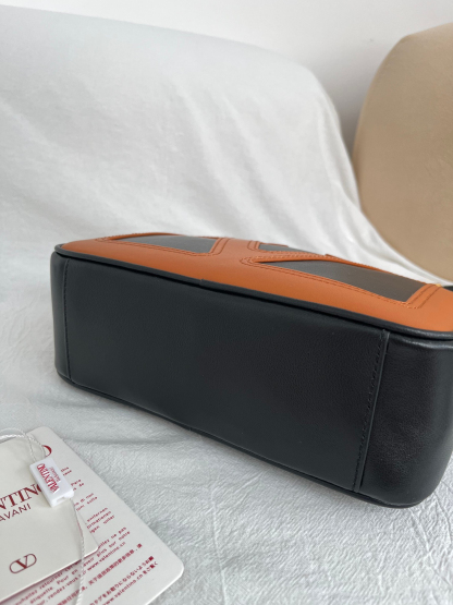 ヴァレンティノ「Valentino」  GARAVANI VIVA SUPERSTAR ショルダーバッグ