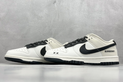 「コラボモデル」Burberry x NikeSB Dunk Low XC （Nike × BURBERRY Collaboration Nike SB Dunk Low XC）
