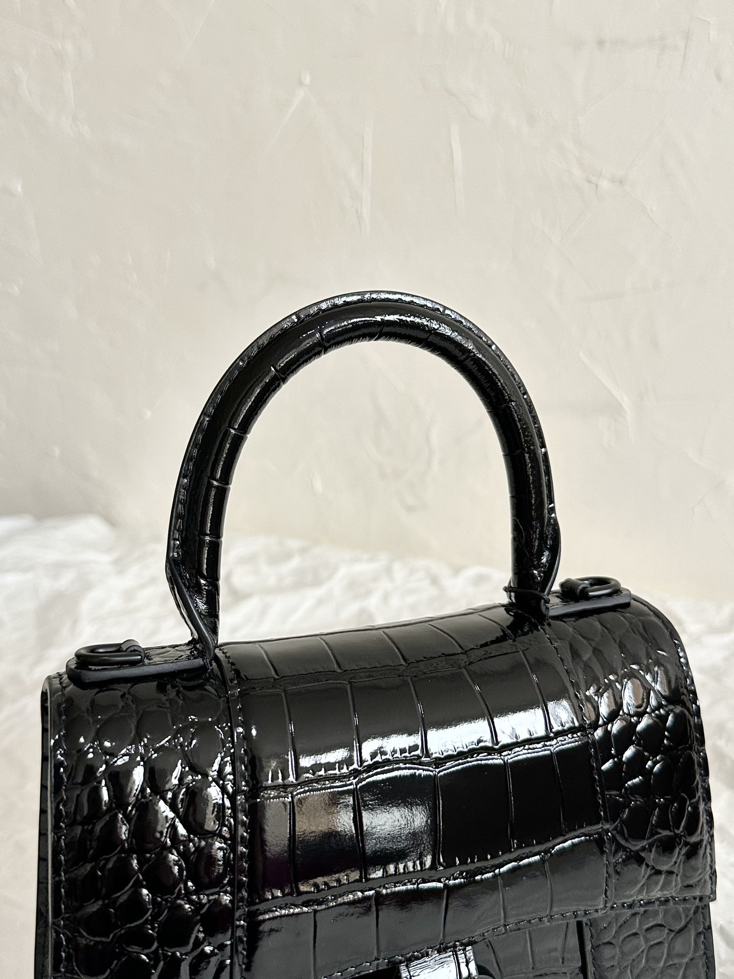 バレンシアガ「Balenciaga」Crocodile-Embossed Bag