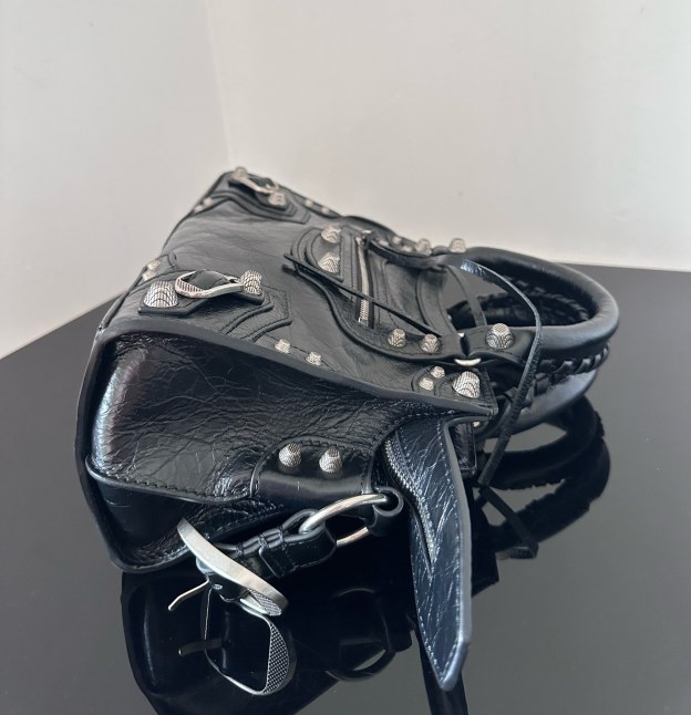 バレンシアガ「Balenciaga」モーターサイクルバッグ