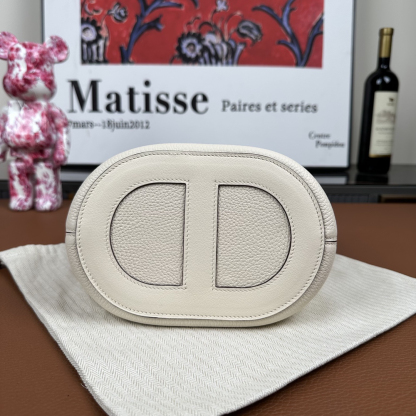 エルメス「Hermès」In-the-Loop 18 ハンドバッグ