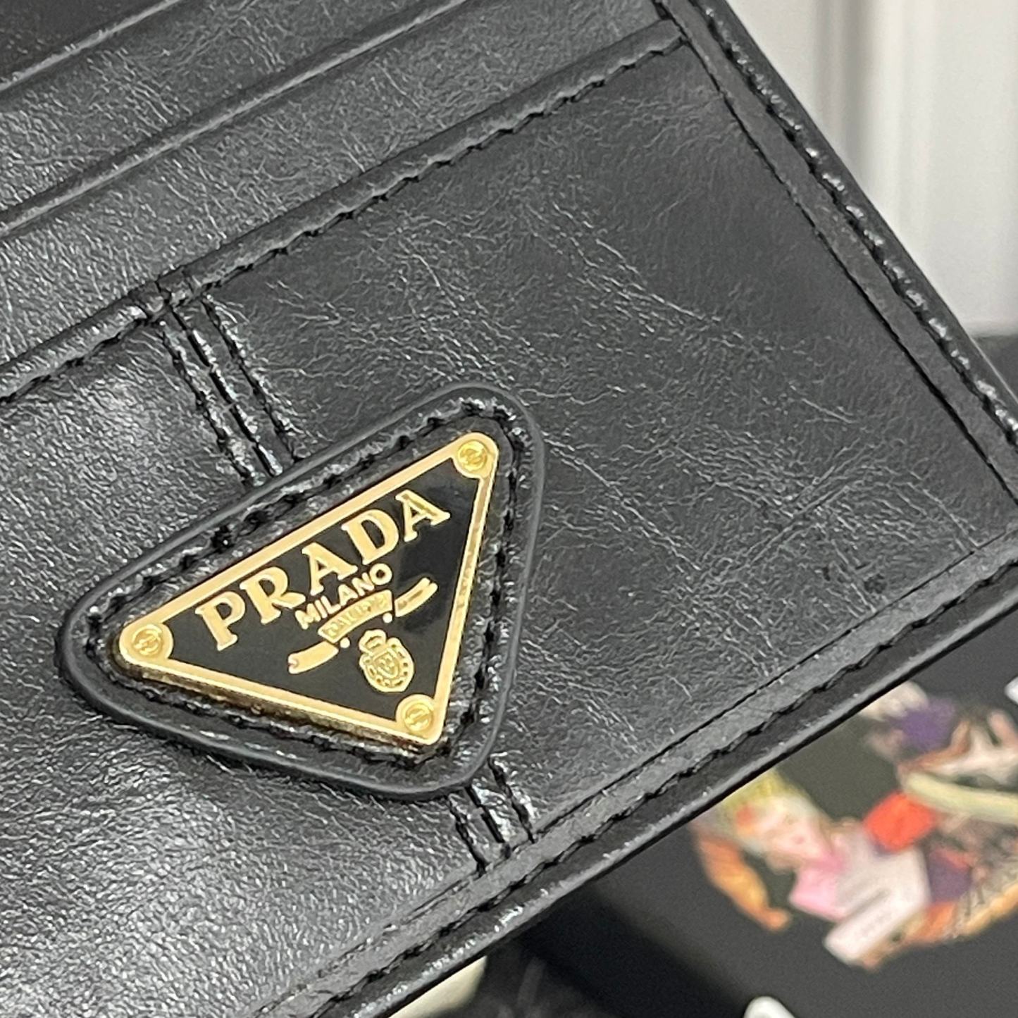 プラダ「Prada」レザーカルディケース