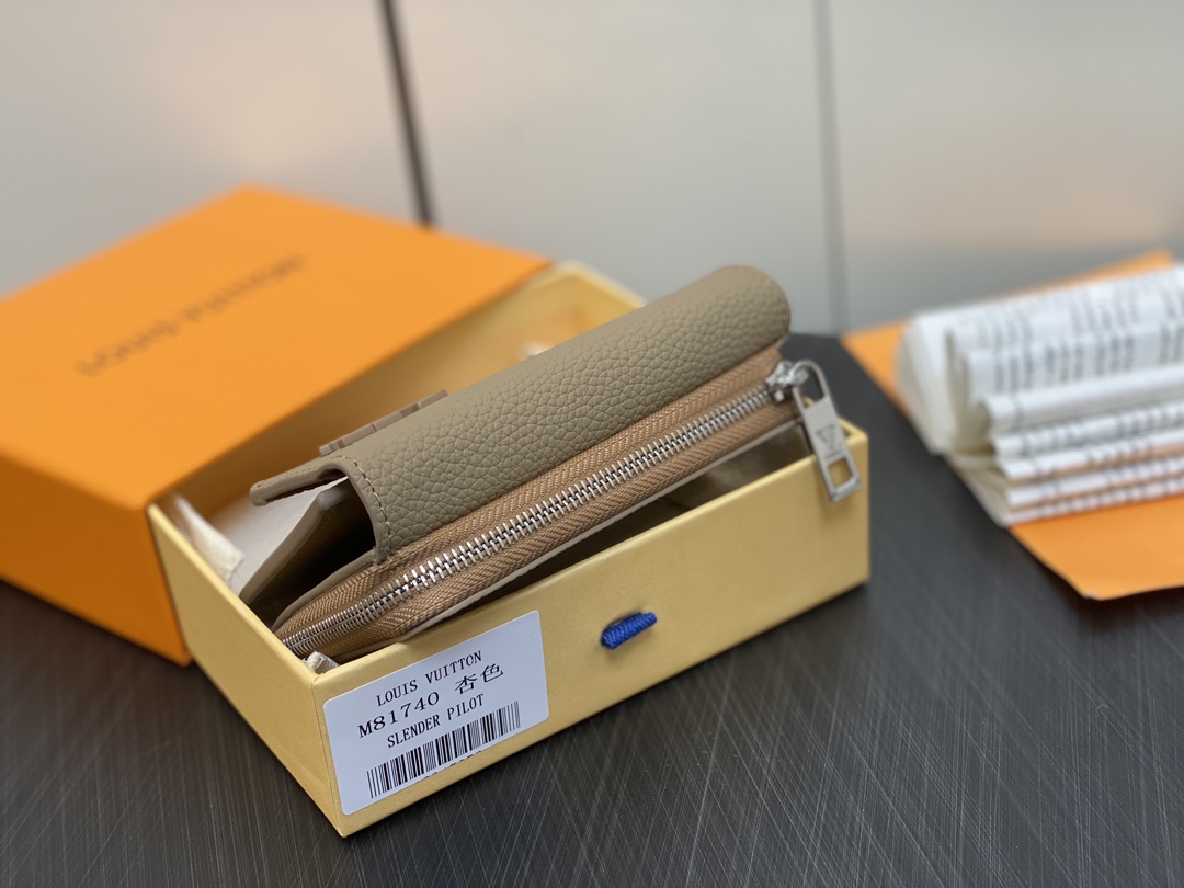 ルイ・ヴィトン「Louis Vuitton」ポルトフォイユ･パイロット
