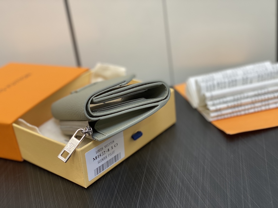 ルイ・ヴィトン「Louis Vuitton」ポルトフォイユ･パイロット