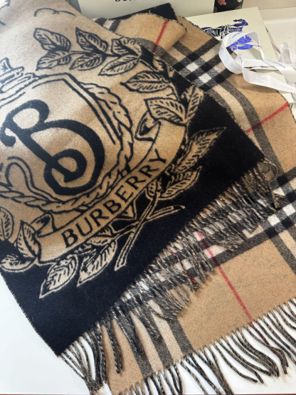 バーバリー「Burberry」 リバーシブル ストームライダー キャッシュミア スカーフ