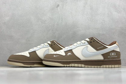 「コラボモデル」Balenciaga x NikeSB Dunk Low "White/Brown/Grey Mini Swoosh" スケートシューズ
