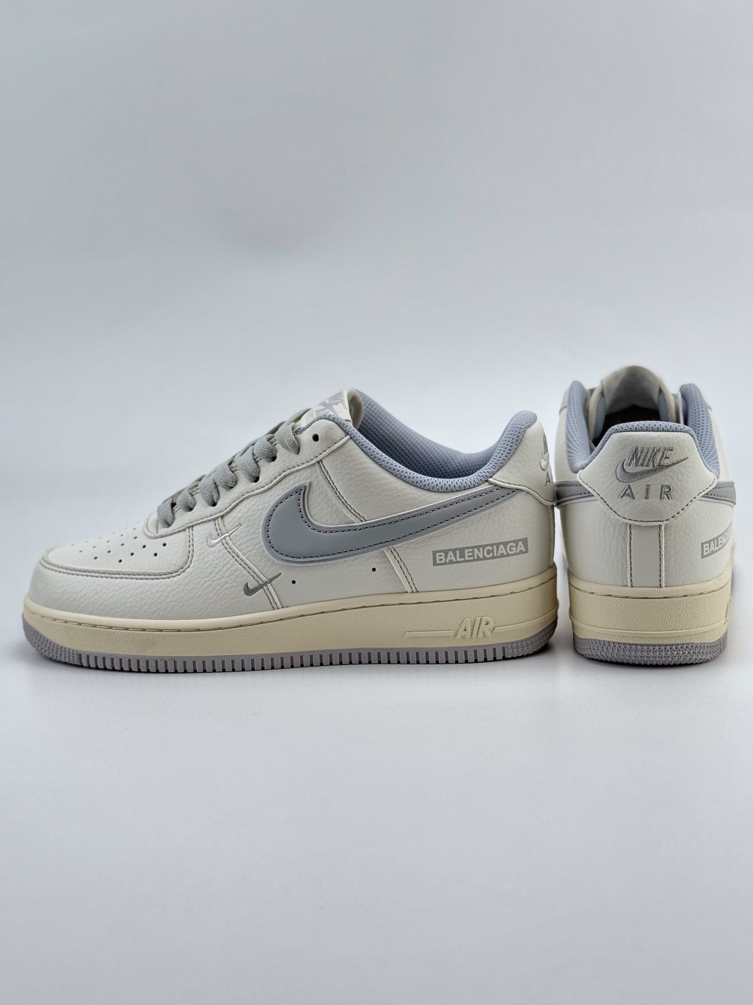 「コラボモデル」Balenciaga x NikeAir Force 1 Low 07 'Double Swoosh' スニーカー