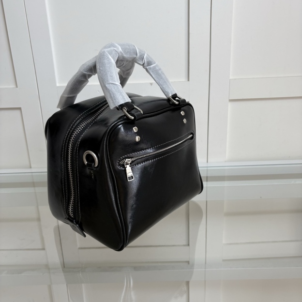 コーチ「Coach」CUBE ROGUE 20 ショルダーバッグ
