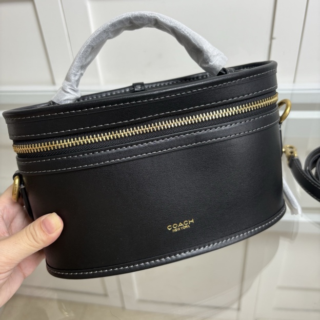 コーチ「Coach」トレイル ハンドバッグ シルエット