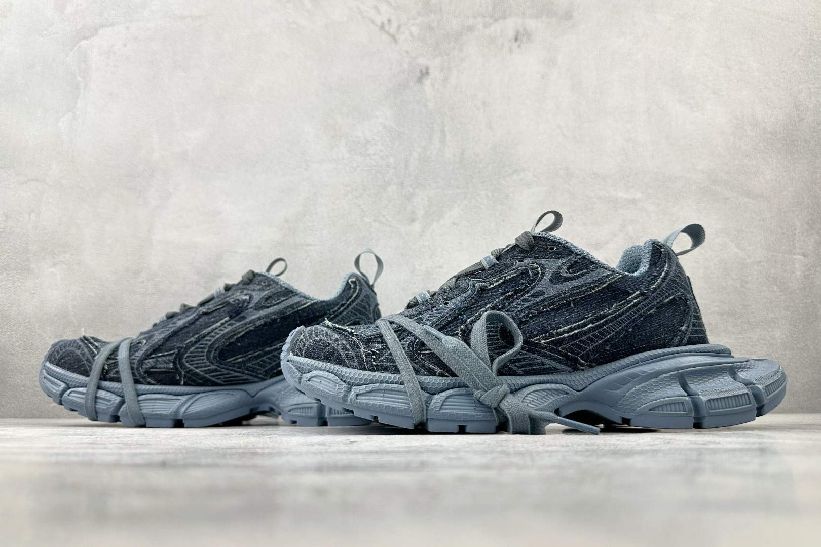 バレンシアガ「Balenciaga」トリプルS スニーカー