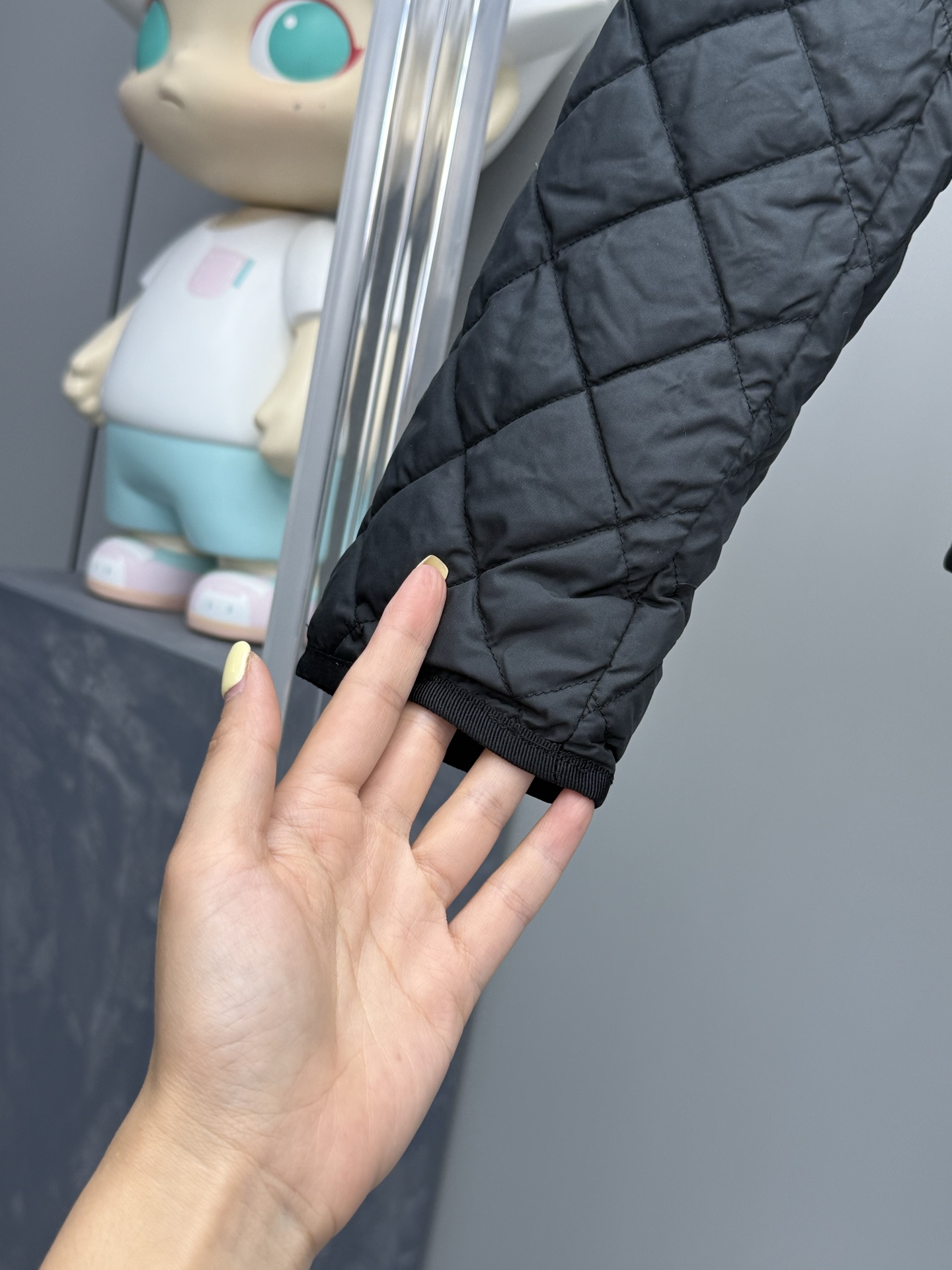 モンクレール「Moncler」ダイヤモンドキルティング スタンドカラー フィットド フレアショート ダウンジャケット