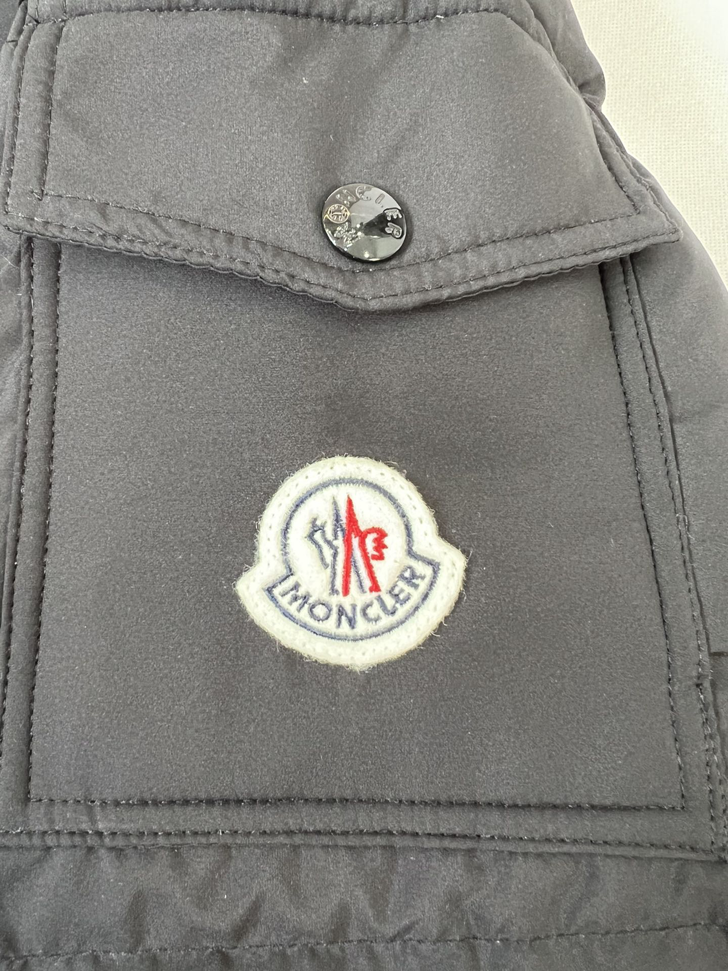 モンクレール「Moncler」Vezere ダウンジャケット