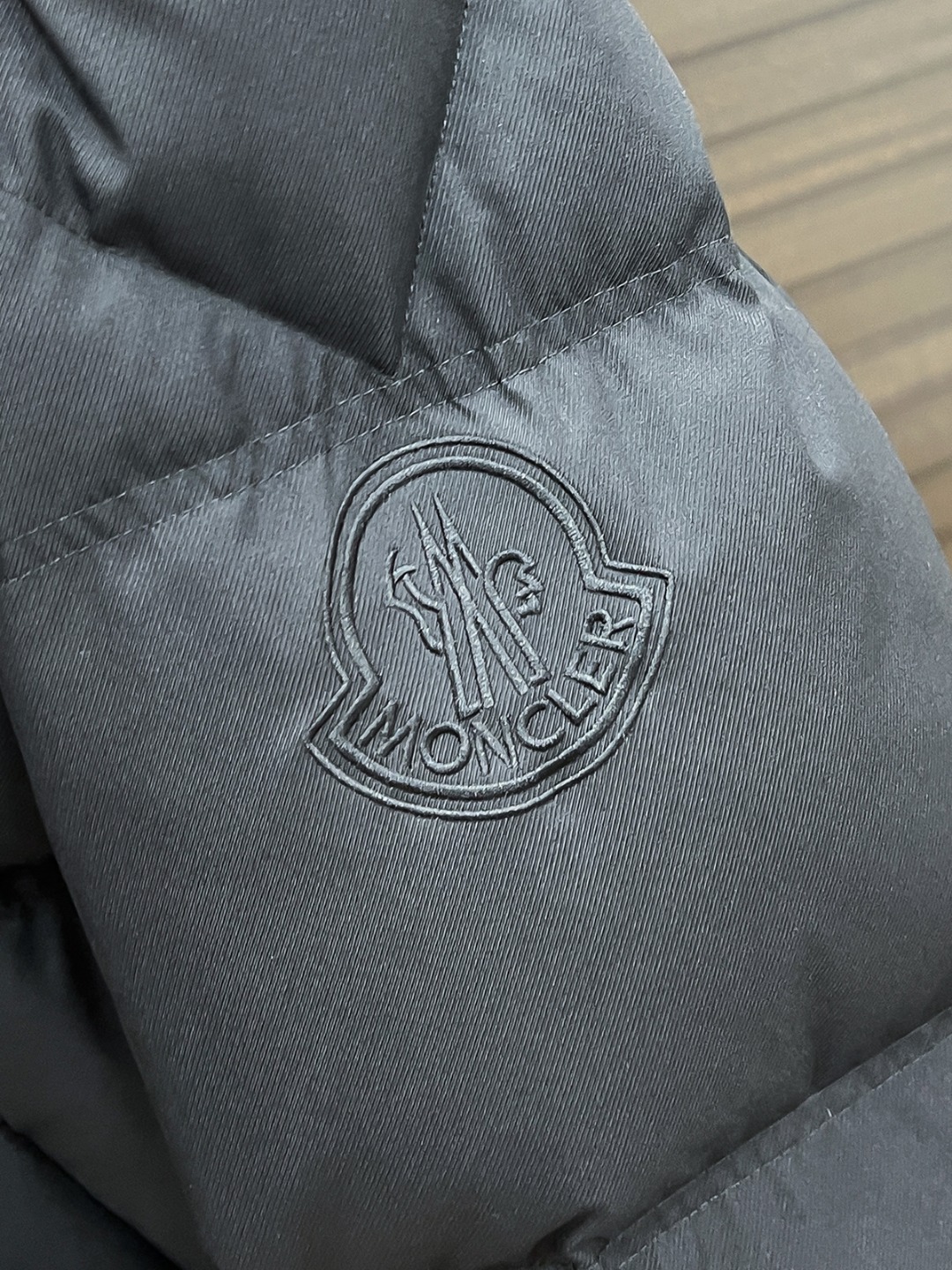 モンクレール「Moncler」スタンドカラー ダウンジャケット