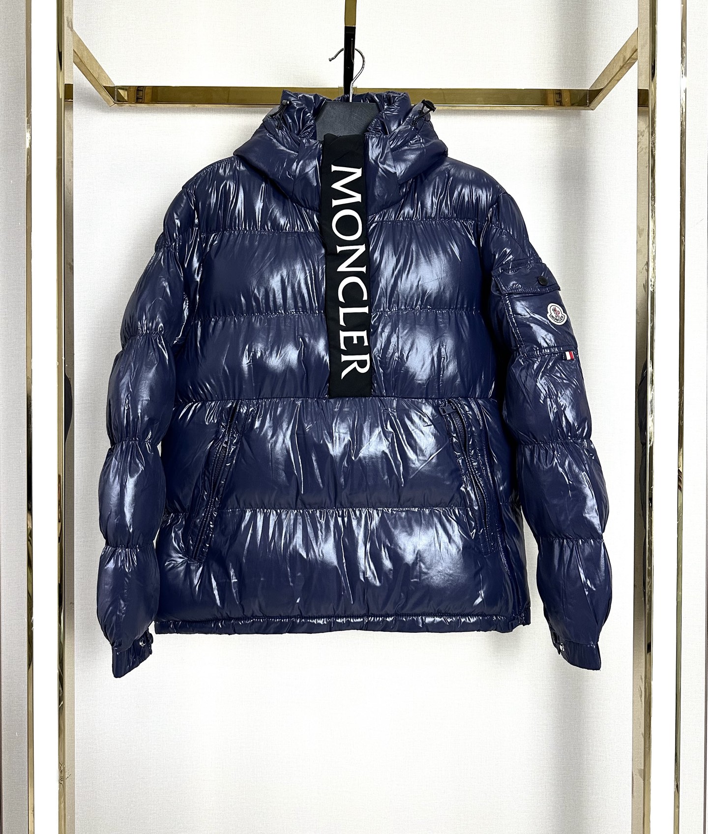 モンクレール「Moncler」プルオーバー ダウンジャケット