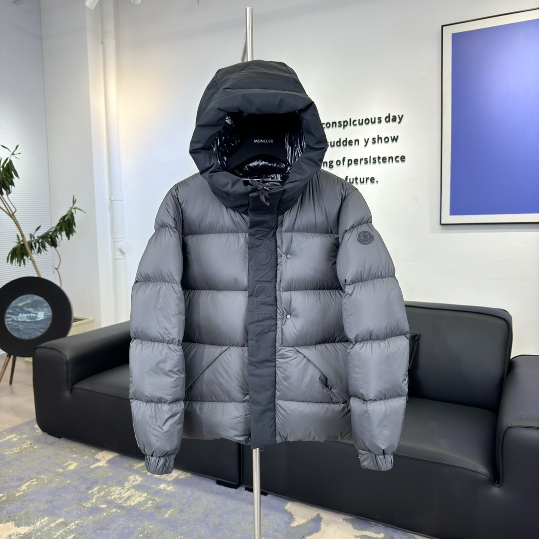 モンクレール「Moncler」Madeira ブラック ダウンジャケット