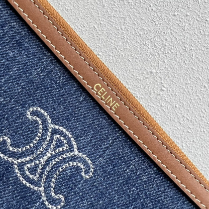 セリーヌ「Celine」CLASSIC FLAP レザー クラッチバッグ