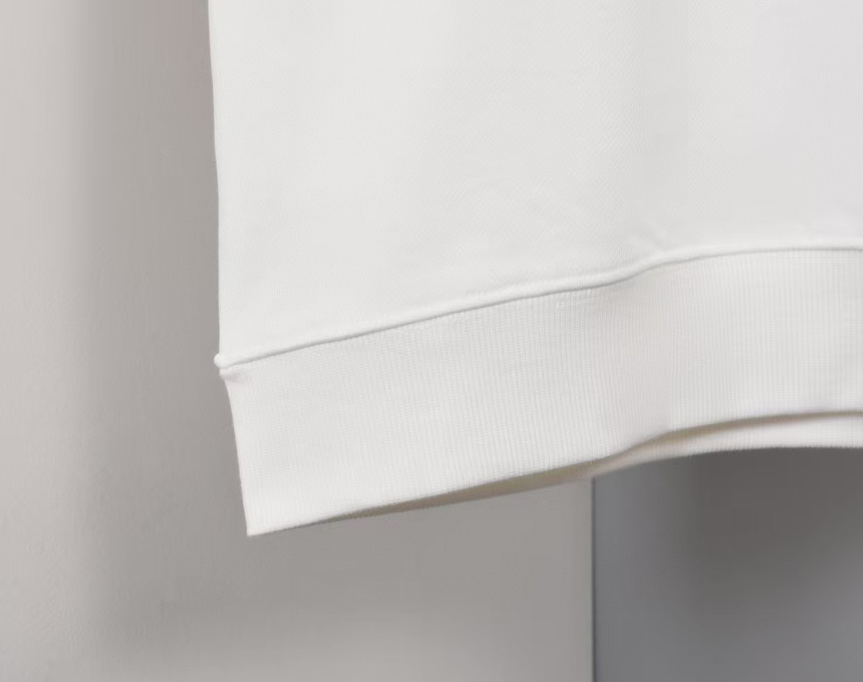 ディオール「Dior」エンブレム 刺繍 スウェットシャツ