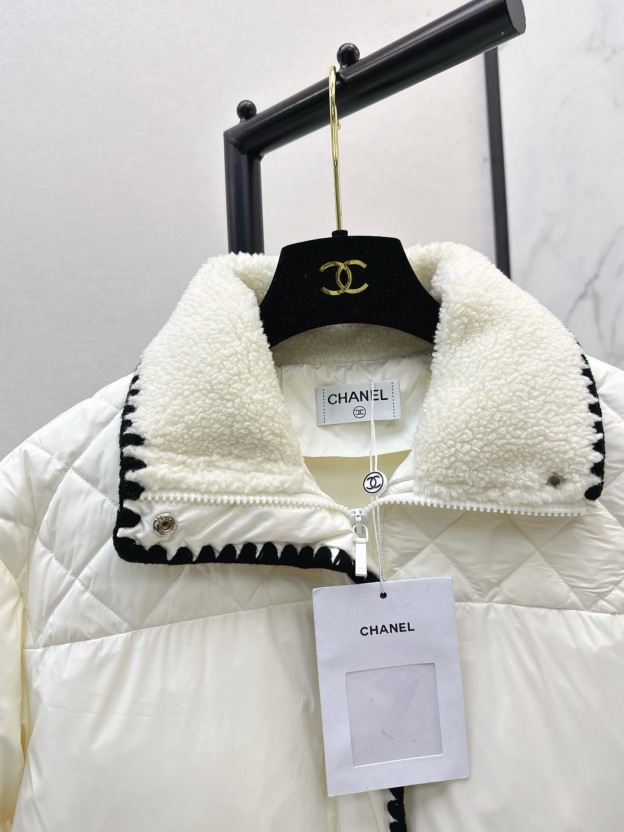 シャネル「Chanel」Quilted Collar Puffer Jacket