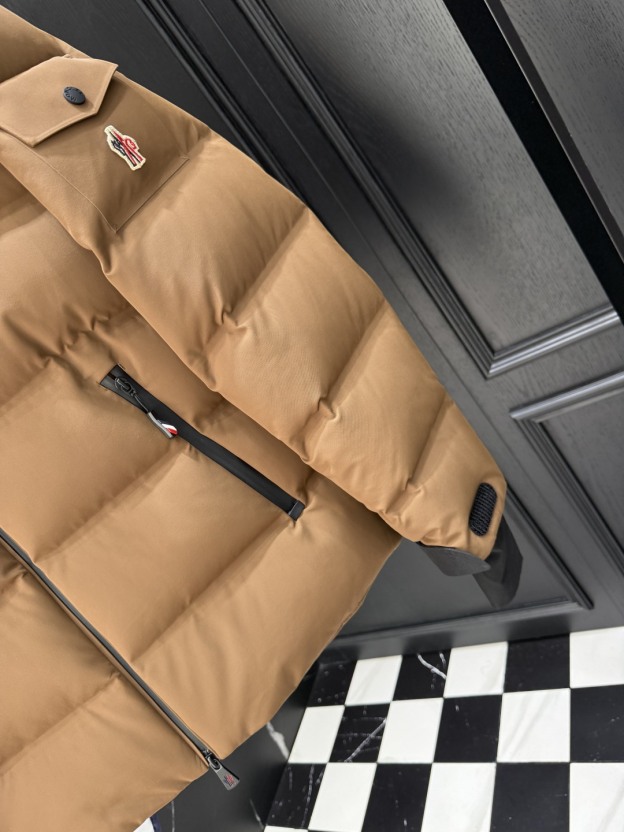 モンクレール「Moncler」ダウン ジャケット