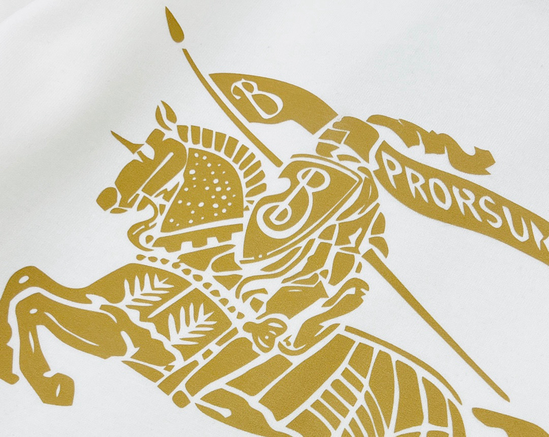 バーバリー「Burberry」エクイストリアン キルティッド パーカ