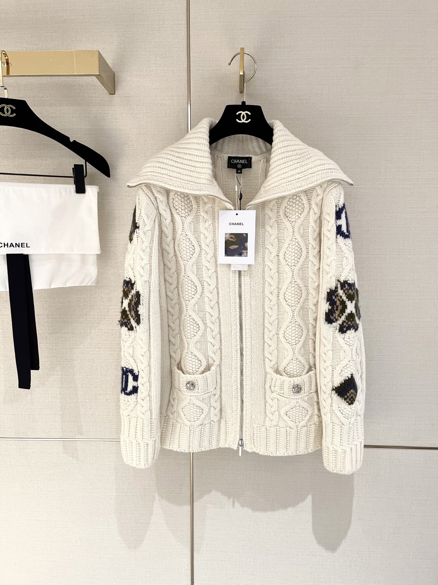 シャネル「Chanel」スペシャル ウールシルク カーディガン