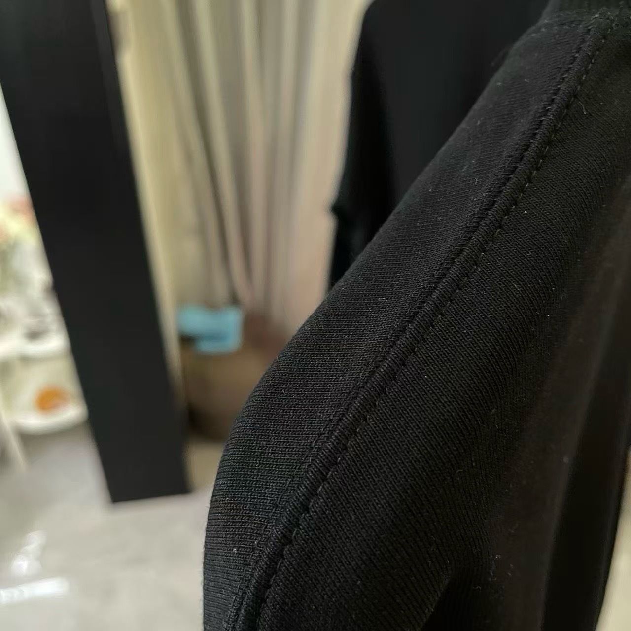 シャネル「Chanel」ダブルC ロゴ プリント スウェットシャツ