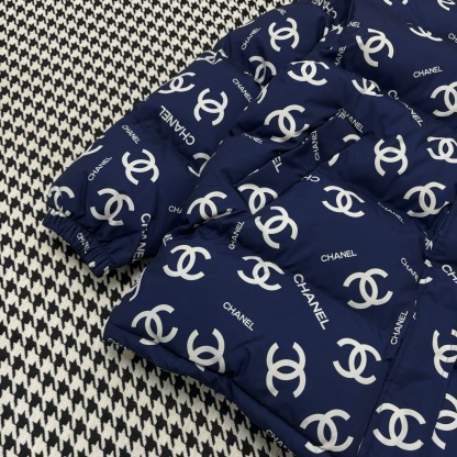 シャネル「Chanel」モノグラム スタンドカラー キルトド コート