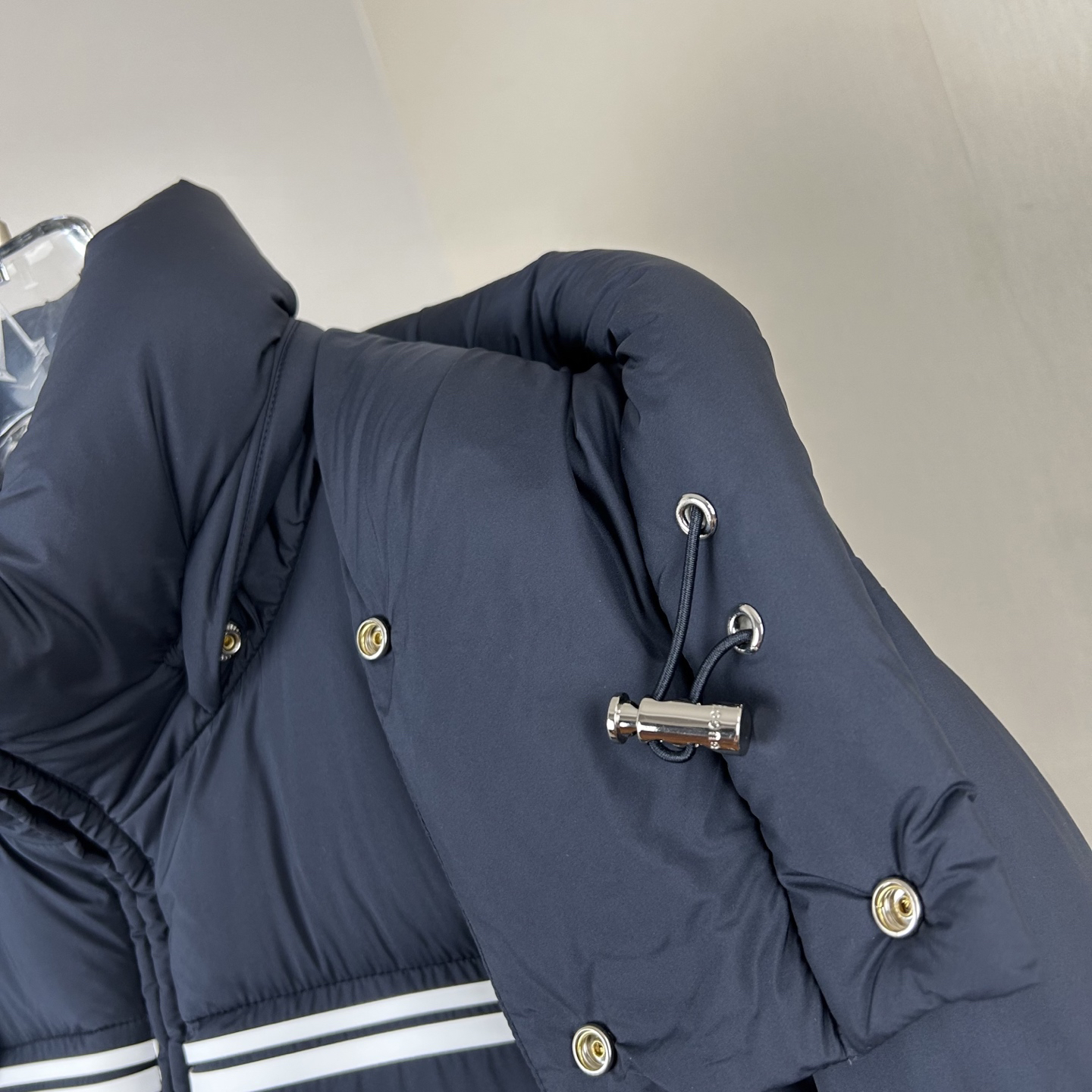 グッチ「Gucci」ストライプ プリント ダウンジャケット