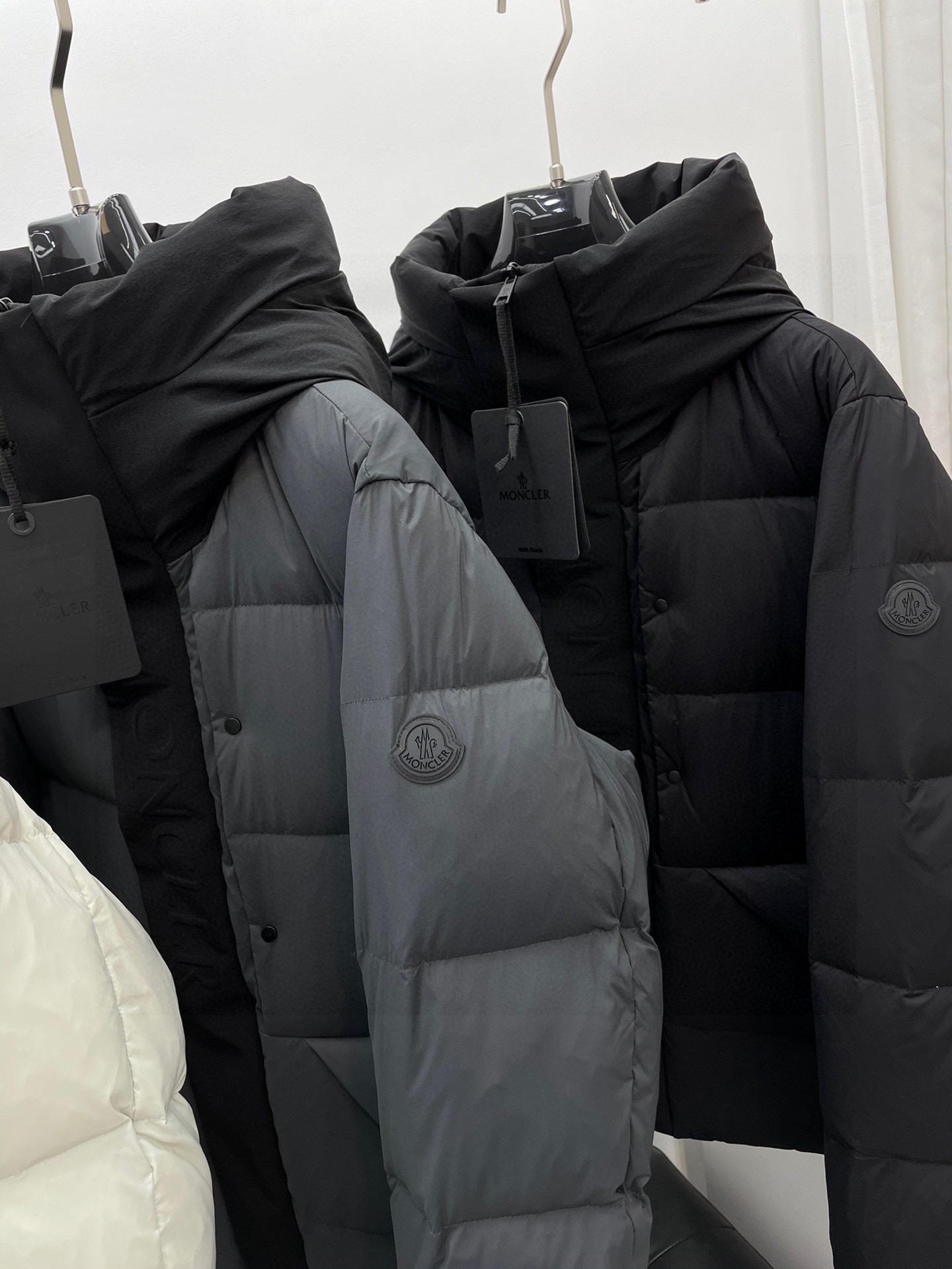 モンクレール「Moncler」パッチワーク フード付きダウンジャケット