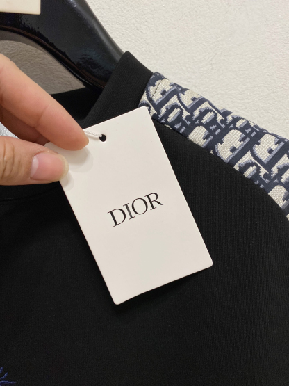ディオール「Dior」エンブロイダード スウェットシャツ