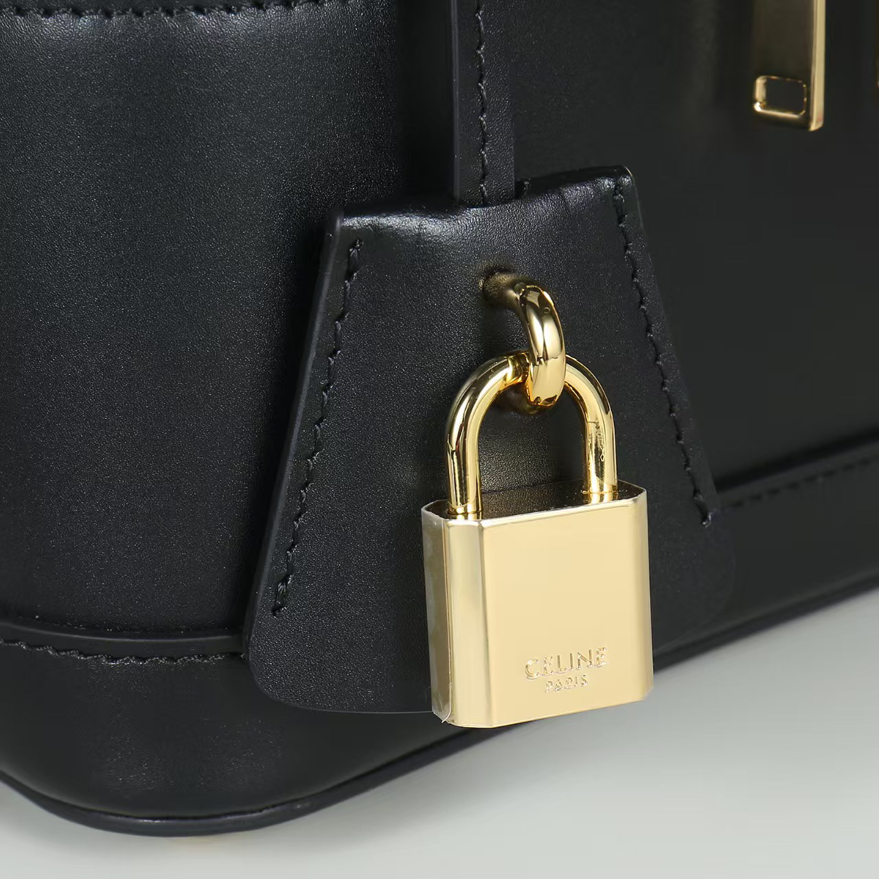 セリーヌ「Celine」 VANITY レザー コスメティック ケース