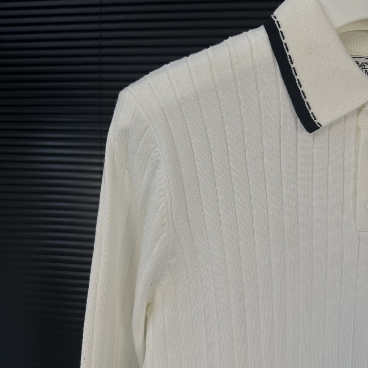 エルメス「Hermès」2025 オートン/ウィンター コントラストカラー ポロシャツ