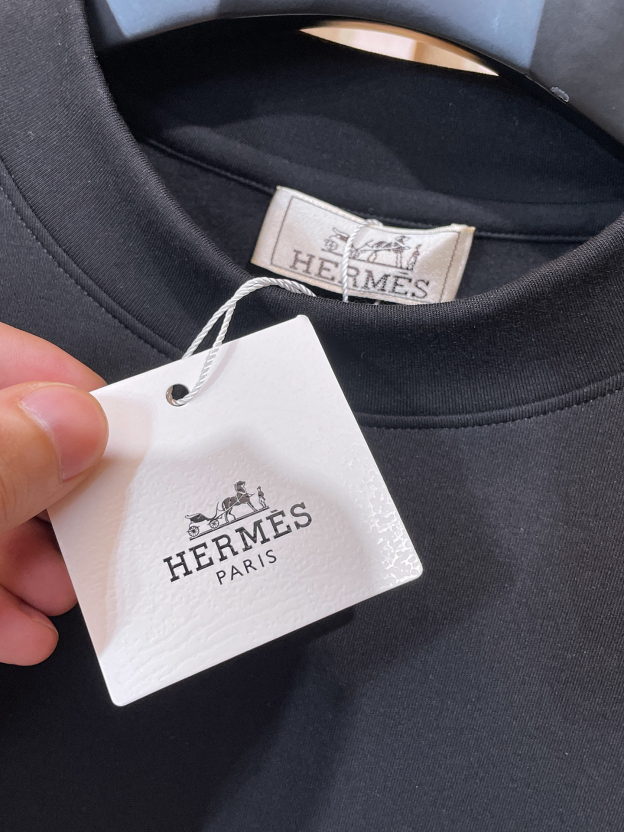 エルメス「Hermès」エンブロイダリー ロゴ スウェットシャツ