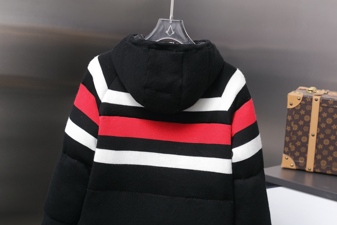 プラダ「Prada」ウール＆カシミア ダウンジャケット