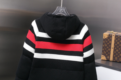 プラダ「Prada」ウール＆カシミア ダウンジャケット